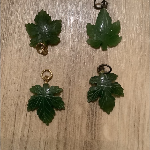 new vintage Jade maple leaf pendant charm - Picture 3 of 4